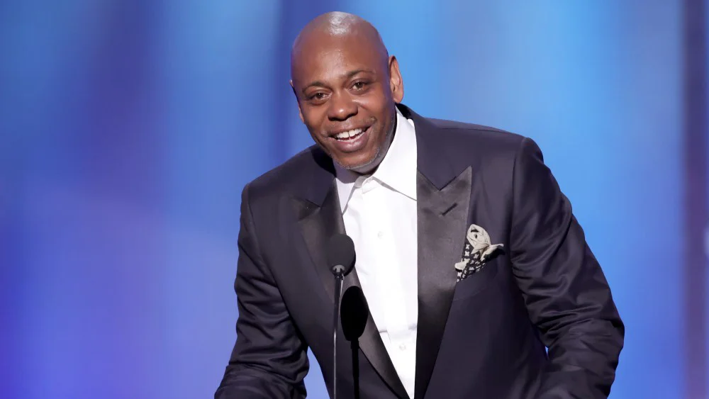 Dave Chappelle defiende sus chistes sobre la comunidad trans y critica a los medios