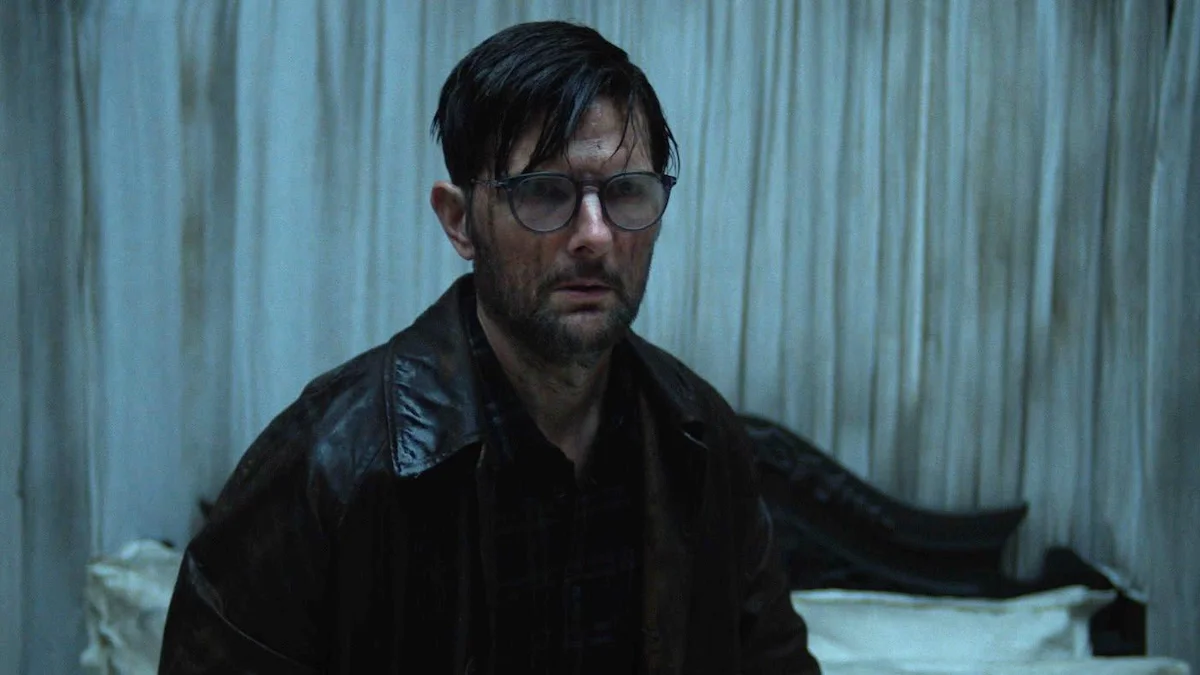 Adam Scott protagoniza 'Hokum: La maldición de la bruja', nuevo terror de Damian Mc Carthy