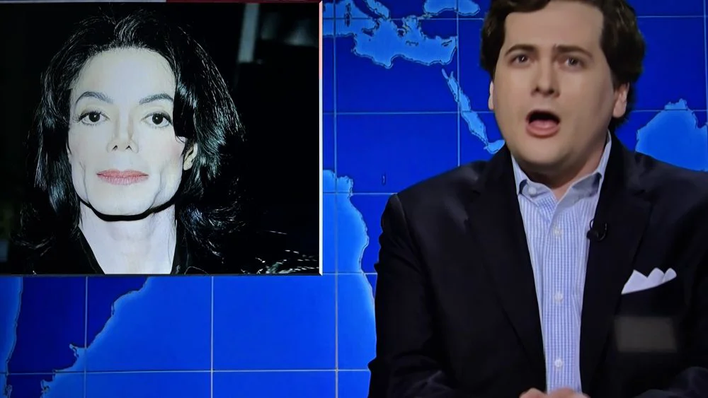 Jeremy Culhane parodia a Tucker Carlson en SNL criticando la Met Gala y la película 'Michael'