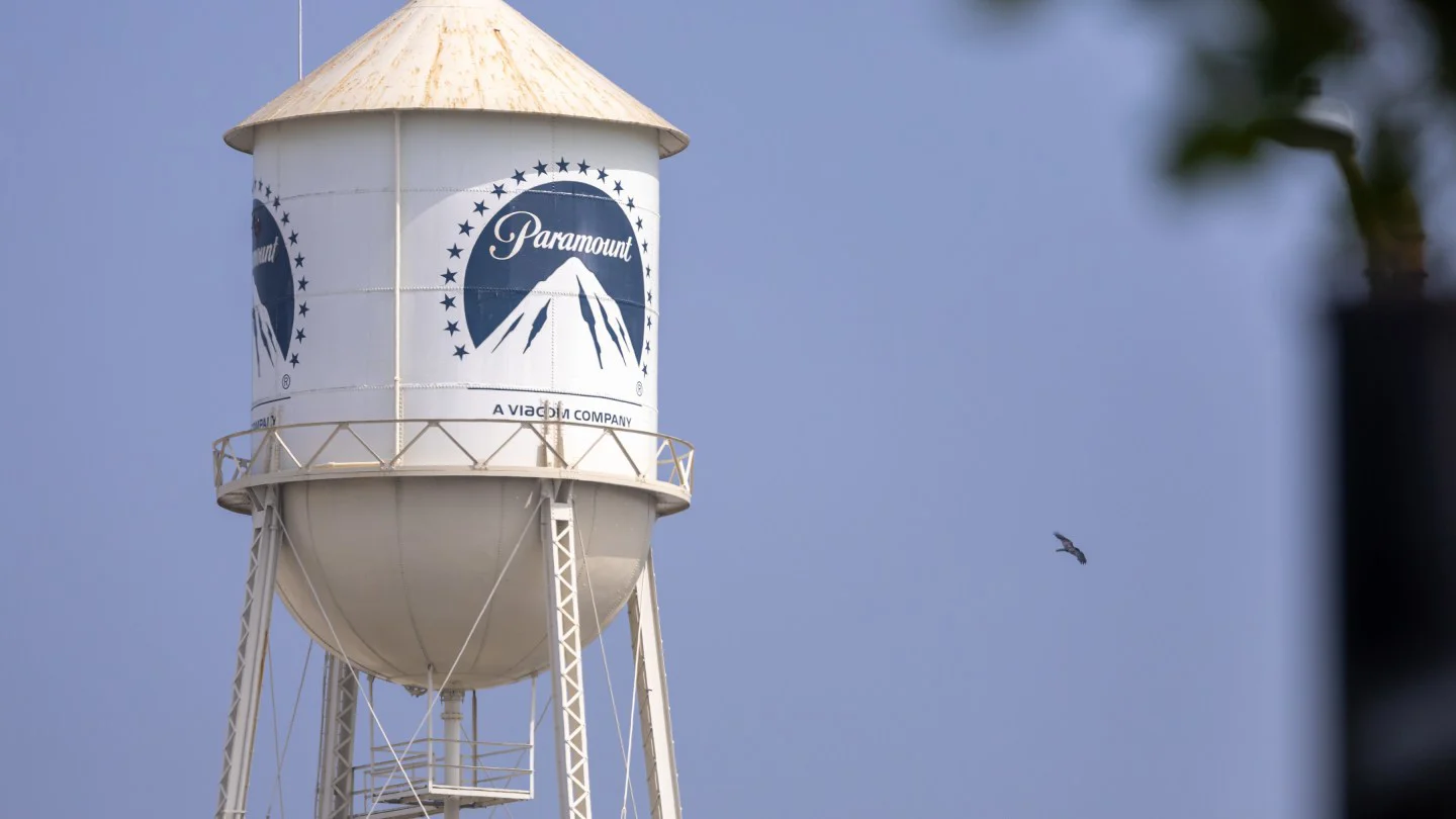 Suscriptores demandan para bloquear fusión de 110 mil mdd entre Paramount y Warner Bros. Discovery