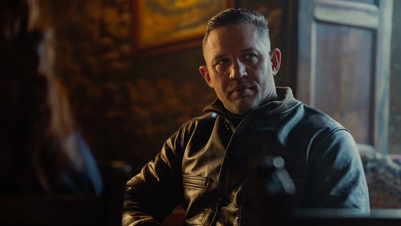 Tom Hardy abandona la serie 'MobLand' tras tensiones con los showrunners