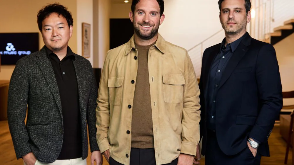 Avex Music Group lanza fondo de 100 millones de dólares para adquirir catálogos musicales