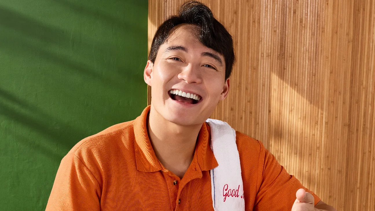 Nigel Ng, conocido como Uncle Roger, firma con CAA para representación