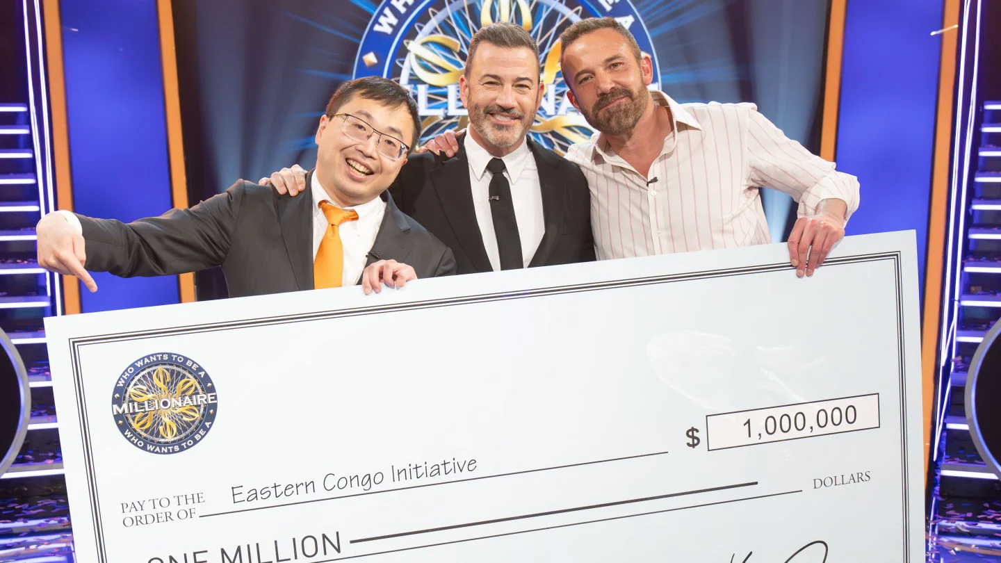 Ben Affleck y Jamie Ding ganan $1 millón en 'Who Wants to Be a Millionaire' para caridad