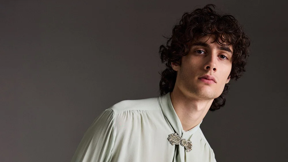 Sombr, el cantante de 1.98m con 4 mil millones de streams, habla de su ascenso y próximo concierto en Madison Square Garden