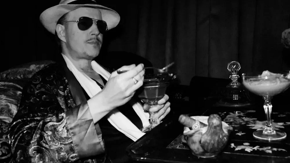 Director de 'Human Centipede' revela diagnóstico de esclerosis múltiple en nuevo documental
