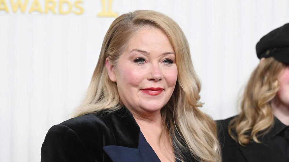 Christina Applegate regresa a casa tras meses de hospitalización por esclerosis múltiple