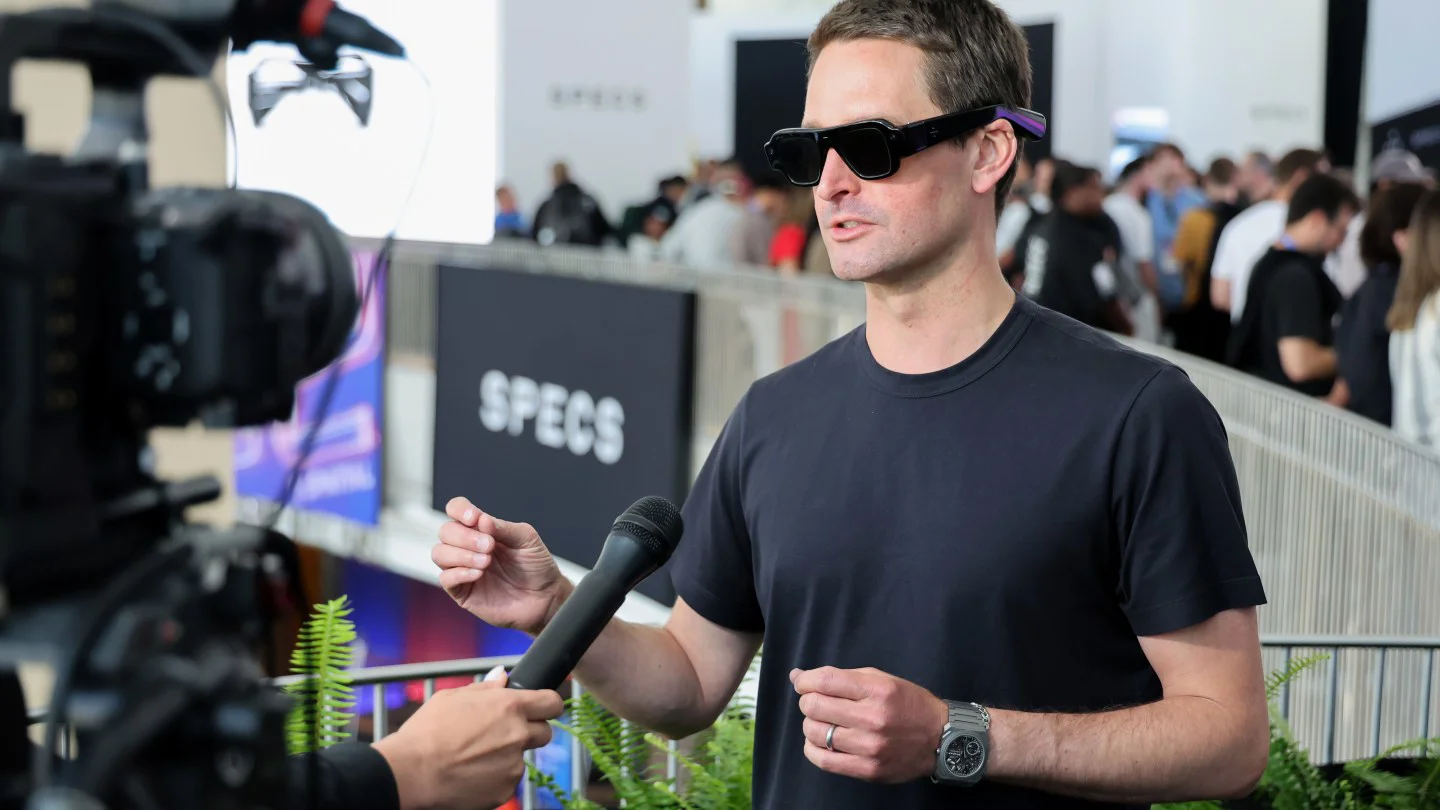 Snap supera expectativas de ingresos y apuesta por gafas SPECS como futuro computacional