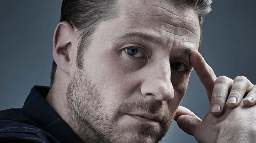 Ben McKenzie lanza su documental crítico con criptomonedas en Eventive tras rechazo de grandes streamings
