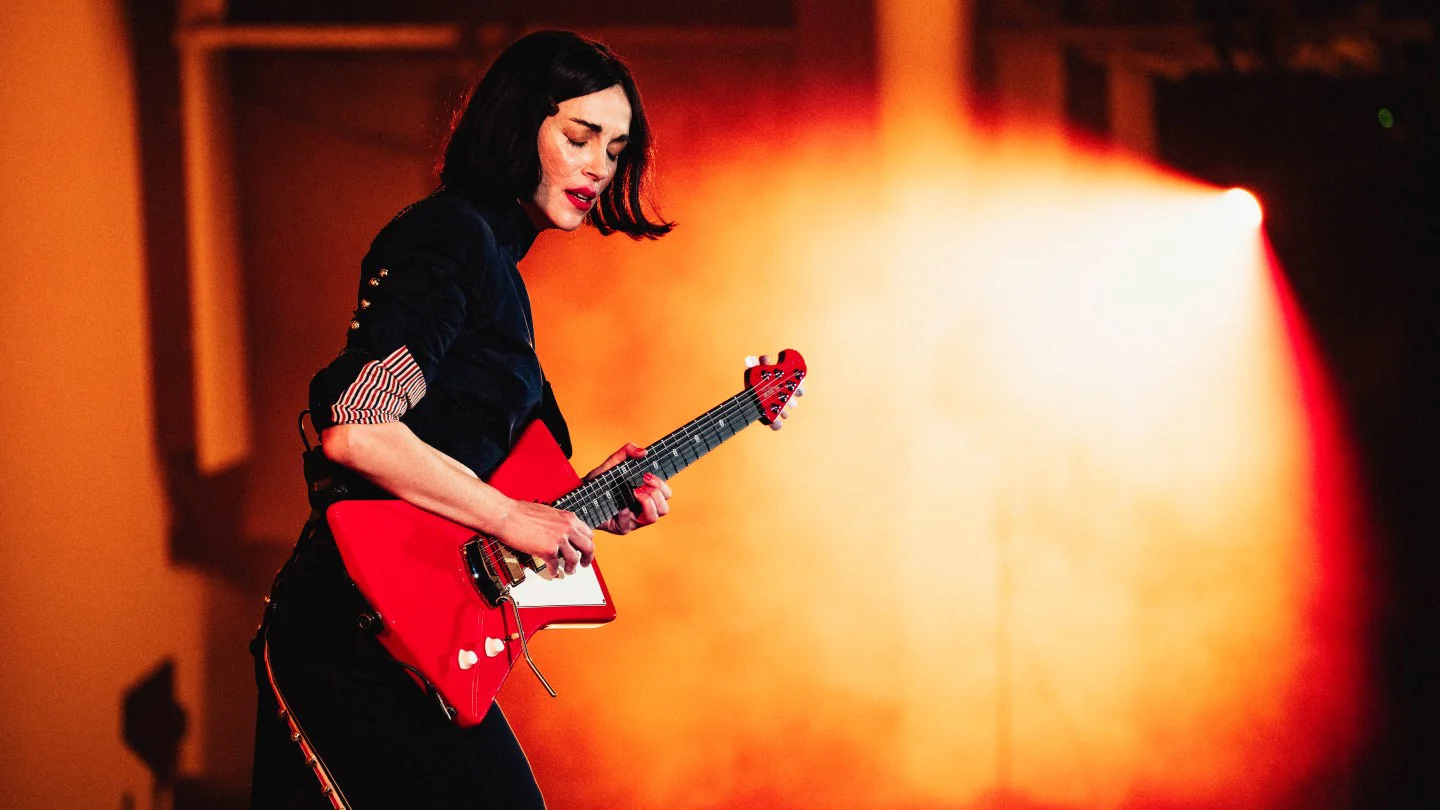 St. Vincent cierra su gira orquestal con concierto cinematográfico en el Hollywood Bowl