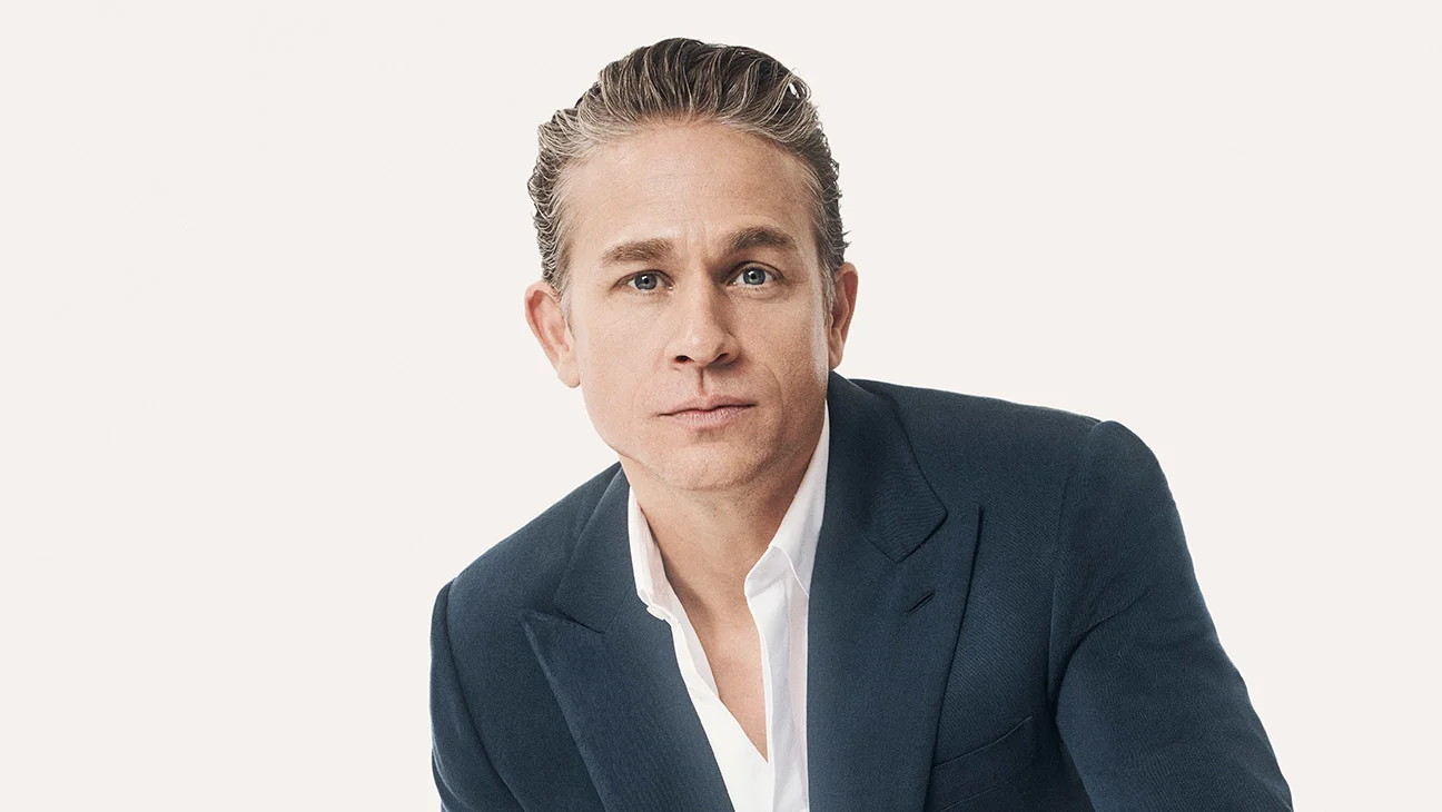 Charlie Hunnam revela transformación física y emocional para encarnar a Ed Gein en nueva serie de Netflix