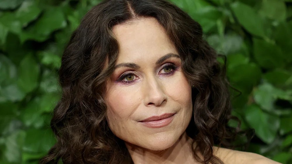 Minnie Driver sufre lesión en el cuello tras accidente automovilístico en Francia