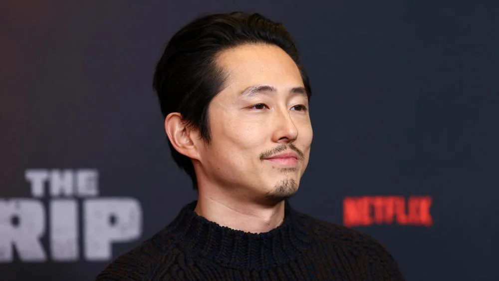 Steven Yeun protagonizará la serie sobrenatural 'Pagans' de Netflix