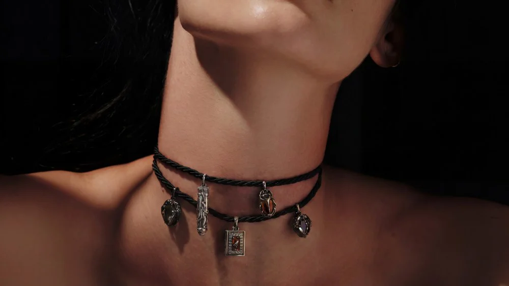 Awe Inspired lanza colección de joyería fina inspirada en 'Practical Magic 2'