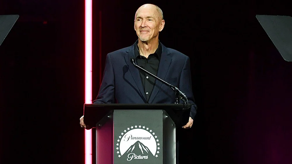 Chris Aronson demanda a Paramount por discriminación por edad y falta de pago de $1.3 millones