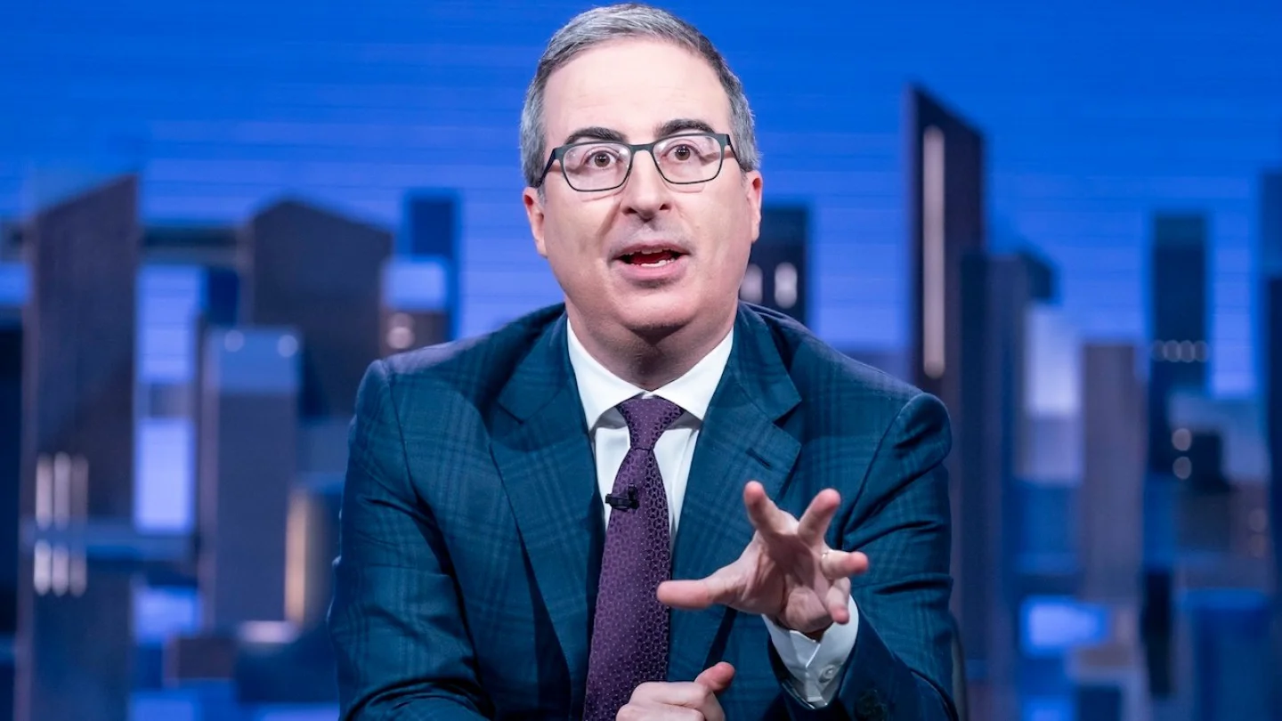 John Oliver se burla de Sean Duffy por su reality show en YouTube