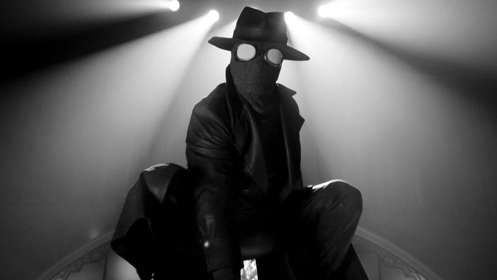 Crean ambiente sonoro de 'Spider-Noir' con Nicholas Cage mezclando guitarras eléctricas y grabaciones antiguas