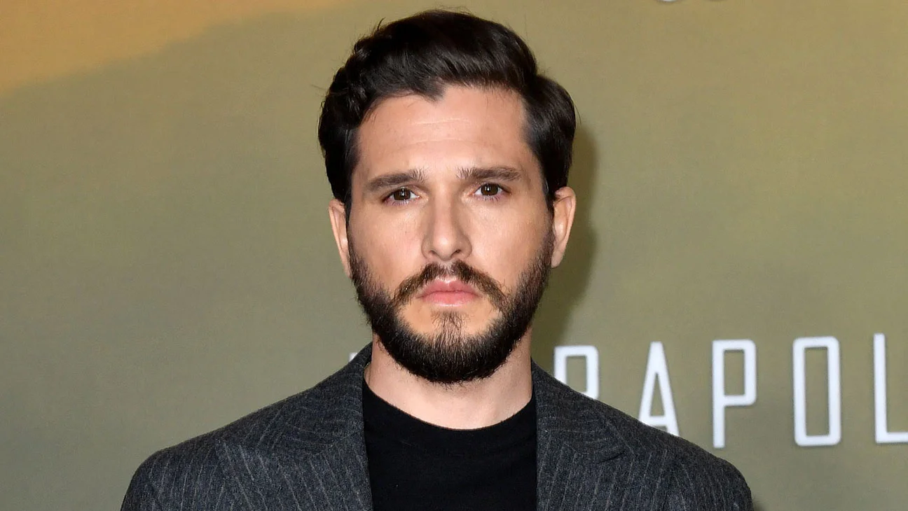 Kit Harington protagoniza triángulo amoroso en tráiler de adaptación de 'A Tale of Two Cities'