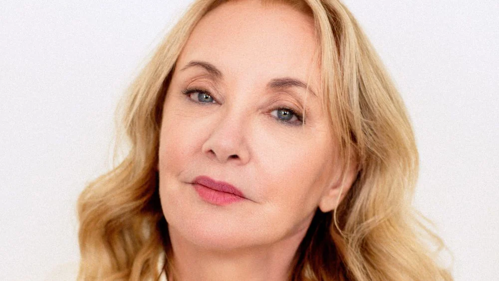J. Smith-Cameron se une a 'Law & Order: SVU' en la Temporada 28