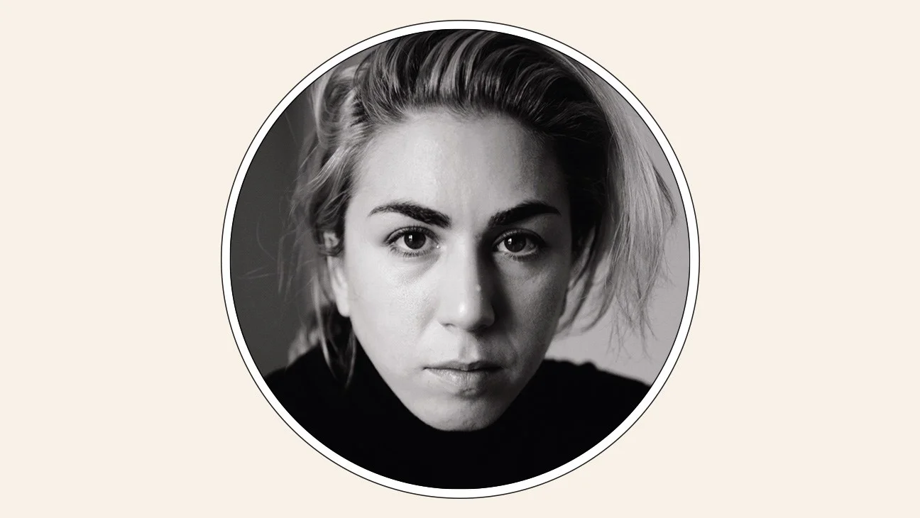 Niki Byrne firma con Underground Management y estrena 'The Julia Set' en Toronto