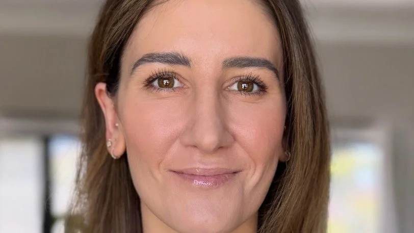 CBS ordena piloto de comedia 'Hilda! (In Lights!)' sobre mujer de 70 años en Broadway