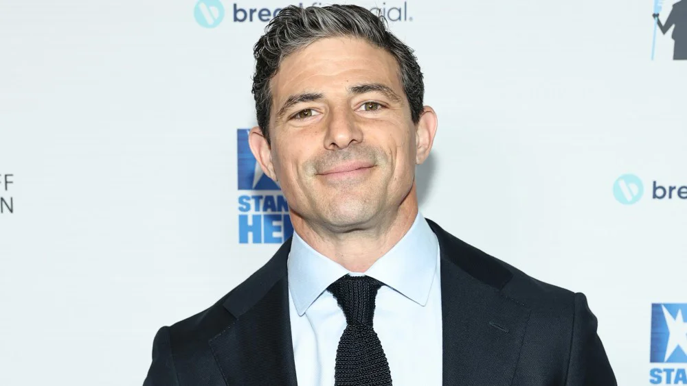 Acusan a Matt Gutman de acoso sexual en demanda por despido injustificado