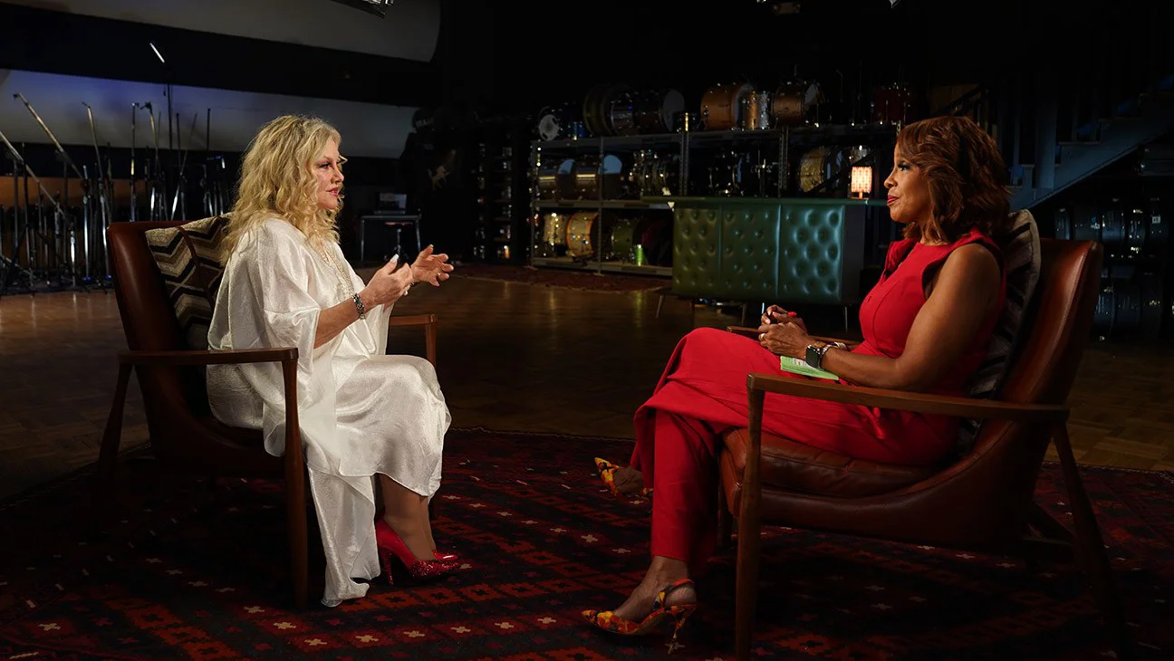 Stella Parton revela detalles sobre la privacidad del cáncer de Dolly y la falta de condolencias en Nashville