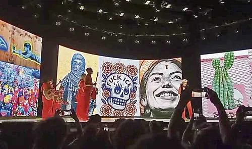 David Byrne abre serie de conciertos en el Teatro Metropólitan con mensaje sobre la convivencia