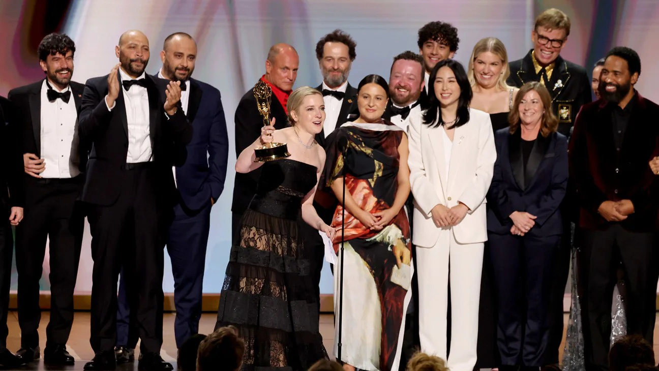 'Widow's Bay' hace historia en los Emmys 2026 con 14 premios y Mejor Comedia