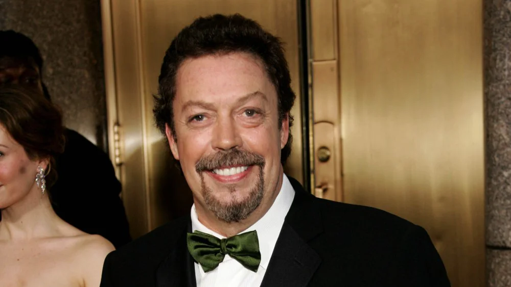 Revelan que enfermedad coronaria causó la muerte de Tim Curry