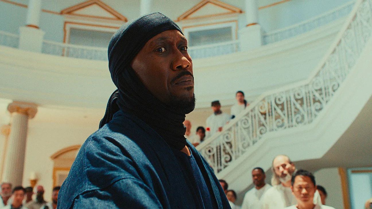 Mahershala Ali habla sobre su deseo de hacer acción en 'Your Mother, Your Mother, Your Mother' tras salida de 'Blade'