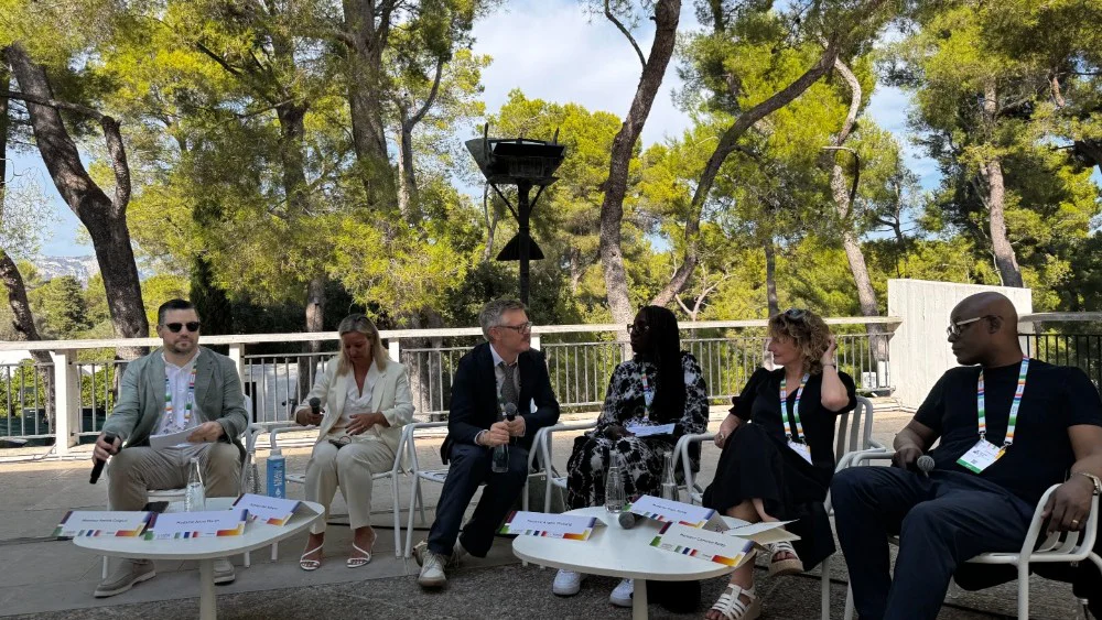 Líderes cinematográficos exigen medidas estructurales para cerrar brecha de género en Cumbre Lumière