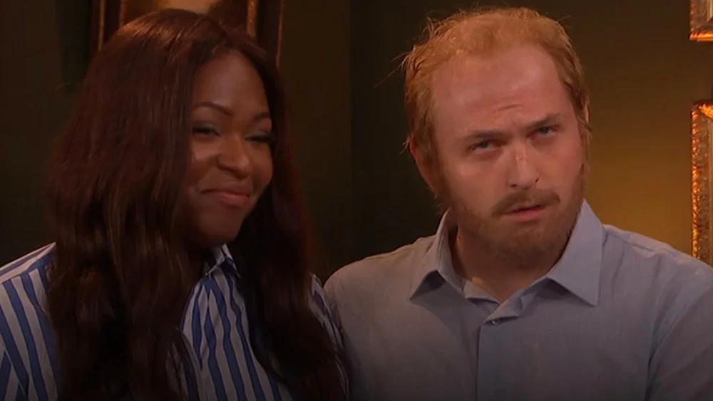 SNL U.K. se burla del regreso de Harry y Meghan en su estreno de temporada