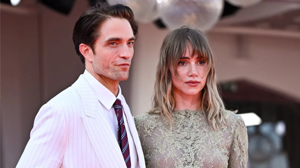 Suki Waterhouse dice que estaría abierta a ayudar a su hija con Robert Pattinson en la industria del entretenimiento