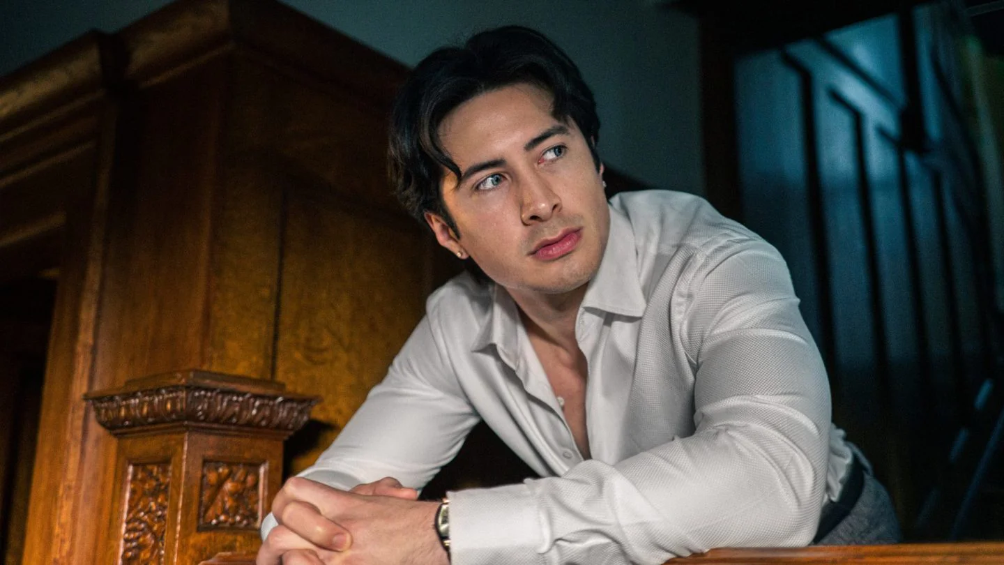 Hudson Williams interpretará dos papeles en la serie 'Yaga' de Crave