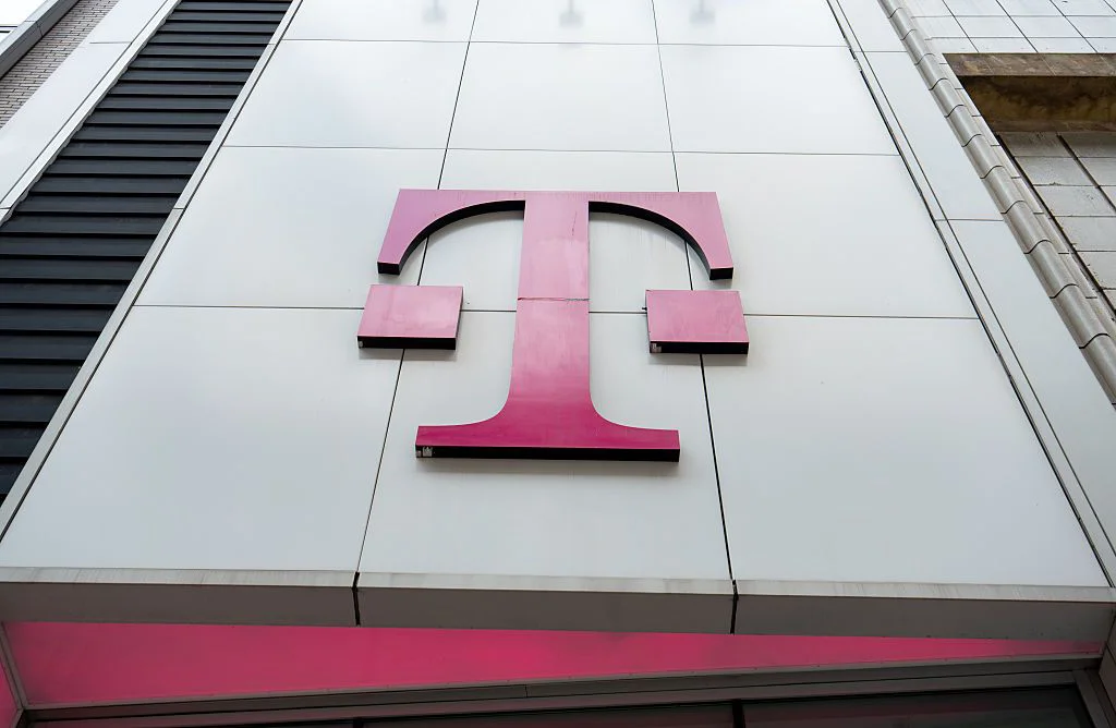 T-Mobile lanza plan de internet para el hogar desde $35 mensuales con AirPods o reembolso