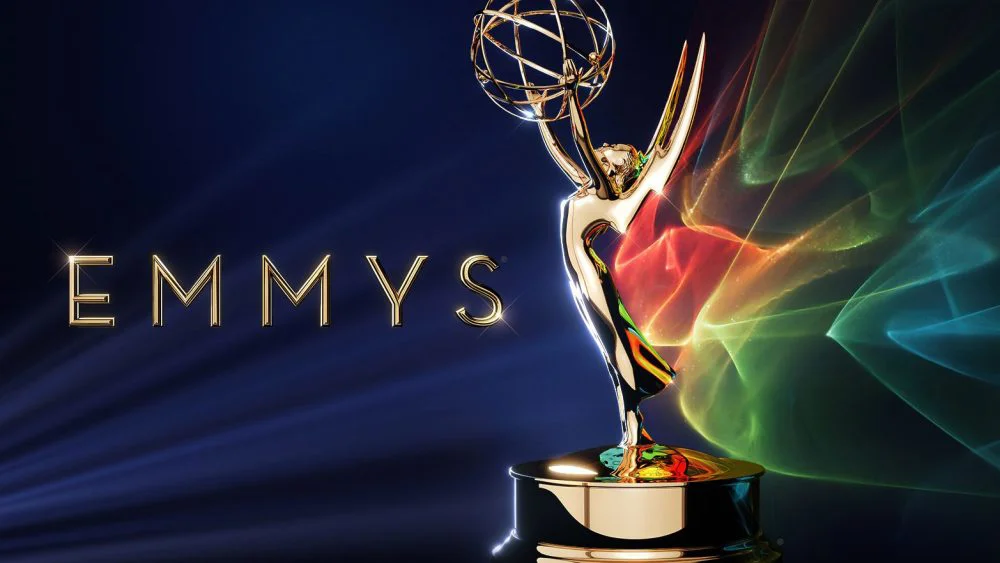 Jean Smart y Matthew Rhys hacen historia en los Emmy 2026; Mariska Hargitay conduce la ceremonia