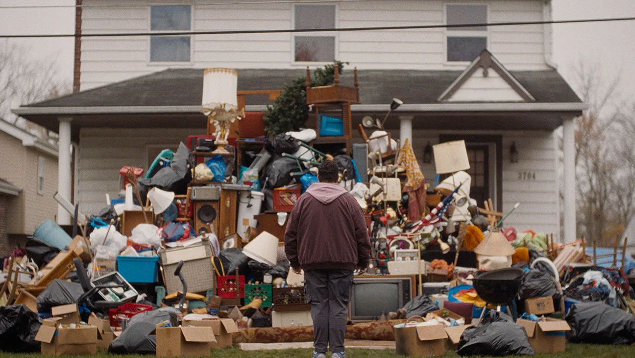 Caleb Hearon y Zooey Deschanel protagonizan 'Trash Mountain' en su estreno mundial en TIFF