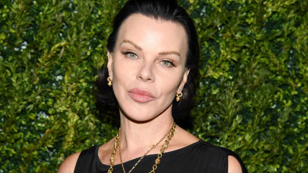 Debi Mazar califica de 'tóxico' el set de 'Entourage' y el creador Doug Ellin responde