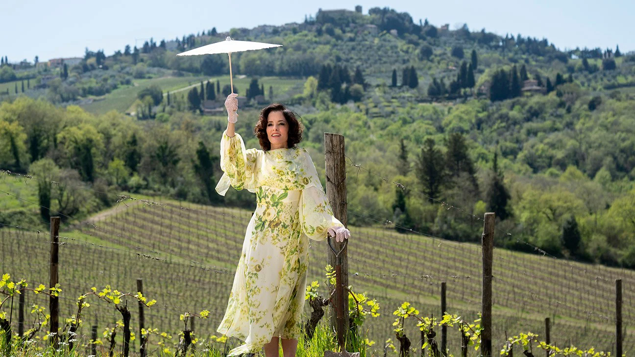 Hulu presenta 'The Mob', serie de competencia conducida por Parker Posey con estreno en octubre