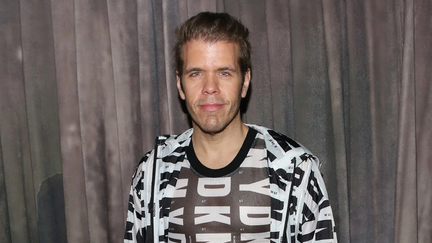 Perez Hilton promete dejar de acosar a celebridades tras ola de suicidios LGBTQ