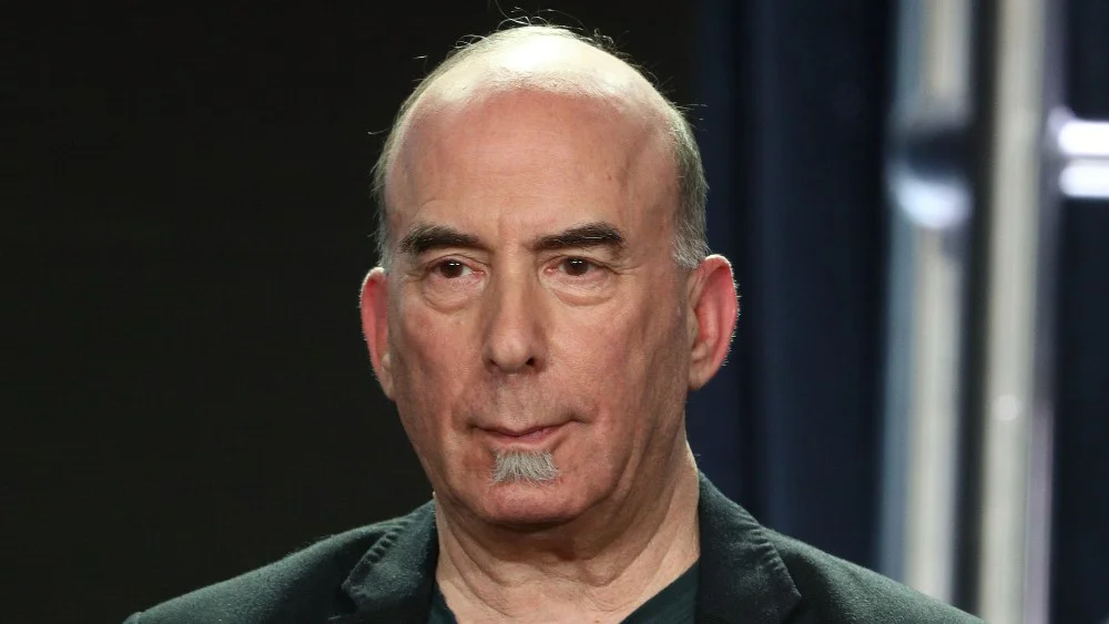 NBC contrata a Bruce Helford como showrunner de 'Newlyweds' tras despido de Gail Lerner