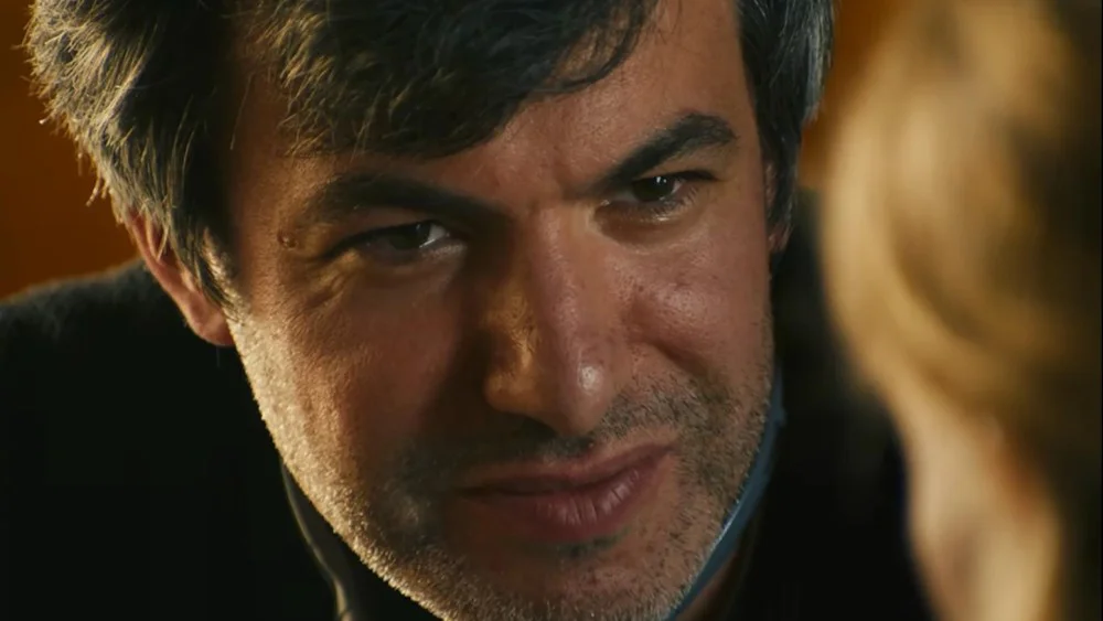 Nathan Fielder negoció con A24 una cláusula para cancelar el documental sobre Elizabeth Holmes